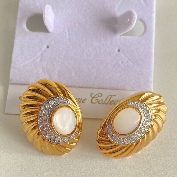 Fifth Avenue Jewelry - Vintage Style Mother Of Pearl Crystal Pierced Earrings​